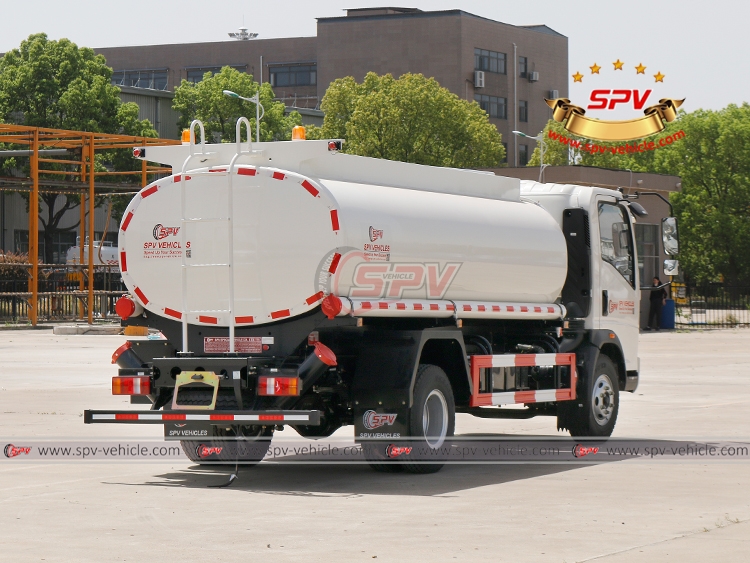 80,00 Litres Diesel Supply Truck Sinotruk - Rear Right Side